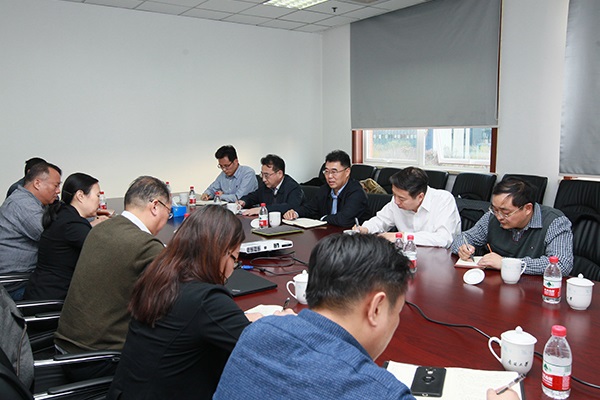 魏大鹏调研泰达海角社区
、*海角社区
